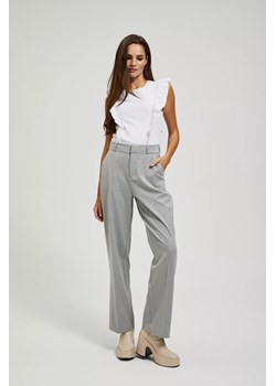 Garniturowe spodnie z prostymi nogawkami i kieszeniami szare ze sklepu Moodo.pl w kategorii Spodnie damskie - zdjęcie 171999721