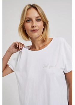 Bluzka z napisem biała ze sklepu Moodo.pl w kategorii Bluzki damskie - zdjęcie 172000171
