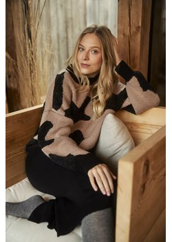 Wzorzysty sweter ze sklepu Moodo.pl w kategorii Swetry damskie - zdjęcie 172000303