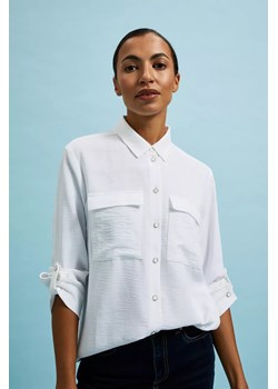Koszula z ozdobnymi guzikami i kołnierzykiemi biała ze sklepu Moodo.pl w kategorii Koszule damskie - zdjęcie 172000394