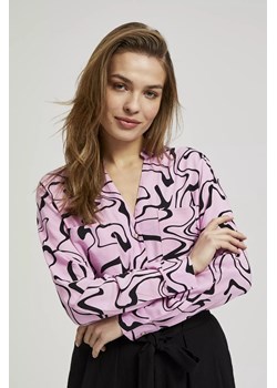Koszula z długimi rękawami z geometrycznym wzorem różowa ze sklepu Moodo.pl w kategorii Bluzki damskie - zdjęcie 172000400