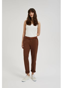 Spodnie z ozdobnym paskiem brązowe ze sklepu Moodo.pl w kategorii Spodnie damskie - zdjęcie 172000511