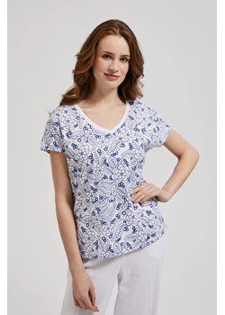 Bluzka w kwiatowy wzór z dekoltem w serek biała ze sklepu Moodo.pl w kategorii Bluzki damskie - zdjęcie 172000812