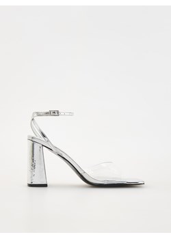 Reserved - Metaliczne sandały na słupku - srebrny ze sklepu Reserved w kategorii Sandały damskie - zdjęcie 172001691