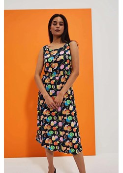 Wzorzysta sukienki midi ze sklepu 5.10.15 w kategorii Sukienki - zdjęcie 172002800
