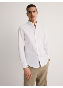 Reserved - Gładka koszula regular fit - biały ze sklepu Reserved w kategorii Koszule męskie - zdjęcie 172003532