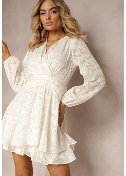 Jasnobeżowa Kopertowa Sukienka Rozkloszowana Mini z Tkaniny Plumeti Haetna ze sklepu Renee odzież w kategorii Sukienki - zdjęcie 172004732