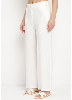 Białe Spodnie Wiskozowe z Lnem o Garniturowym Kroju Zapinane na Haczyk Folessa ze sklepu Born2be Odzież w kategorii Spodnie damskie - zdjęcie 172005092