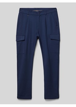 Spodnie materiałowe z nakładanymi kieszeniami z patką ze sklepu Peek&Cloppenburg  w kategorii Spodnie chłopięce - zdjęcie 172010742