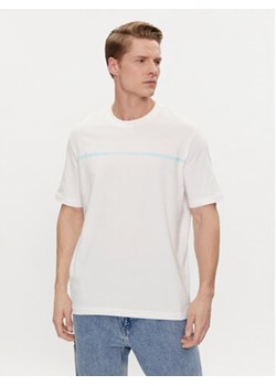 Armani Exchange T-Shirt 3DZTLG ZJ9JZ 1116 Biały Regular Fit ze sklepu MODIVO w kategorii T-shirty męskie - zdjęcie 172020893