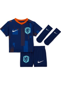 Trzyczęściowy strój piłkarski dla niemowląt i maluchów Nike Holandia Stadium 2024 (wersja wyjazdowa) – replika - Niebieski ze sklepu Nike poland w kategorii Komplety niemowlęce - zdjęcie 172023842