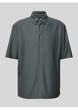 Koszula casualowa o kroju relaxed fit z drobnym prążkowaniem model ‘BOYY LIFE’ ze sklepu Peek&Cloppenburg  w kategorii Koszule męskie - zdjęcie 172024453