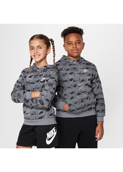 Bluza z kapturem dla dużych dzieci Nike Sportswear Club Fleece - Szary ze sklepu Nike poland w kategorii Bluzy chłopięce - zdjęcie 172027701