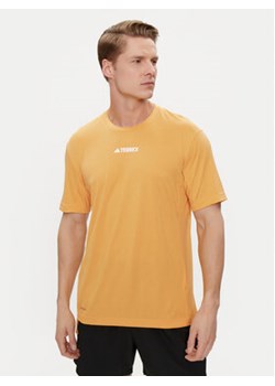 adidas T-Shirt Terrex Multi T-Shirt HZ6238 Żółty Regular Fit ze sklepu MODIVO w kategorii T-shirty męskie - zdjęcie 172028944