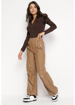 Beżowe Szerokie Spodnie z Imitacji Skóry z Gumką w Pasie Lundria ze sklepu Born2be Odzież w kategorii Spodnie damskie - zdjęcie 172032540