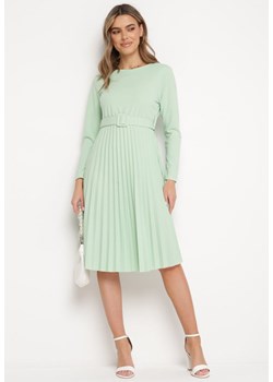 Zielona Sukienka Midi z Plisowaną Spódnicą i Paskiem Ondinetta ze sklepu Born2be Odzież w kategorii Sukienki - zdjęcie 172033073