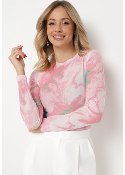 Różowa Dopasowana Bluzka z Marmurowym Wzorem i Długimi Rękawami Tarelle ze sklepu Born2be Odzież w kategorii Bluzki damskie - zdjęcie 172033114