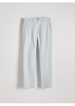 Reserved - Spodnie chino slim fit - jasnoniebieski ze sklepu Reserved w kategorii Spodnie męskie - zdjęcie 172034652