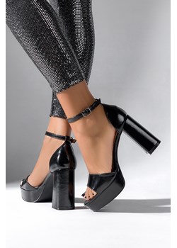 Czarne sandały na słupku damskie z zakrytą piętą pasek wokół kostki Casu ER23WX11-B ze sklepu Casu.pl w kategorii Sandały damskie - zdjęcie 172043501