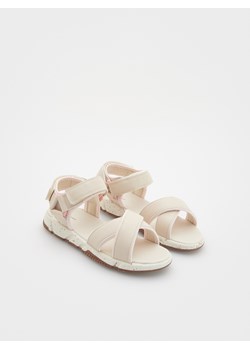 Reserved - Sandały z łączonych materiałów - kremowy ze sklepu Reserved w kategorii Sandały dziecięce - zdjęcie 172049721