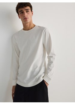 Reserved - Bawełniany longsleeve - złamana biel ze sklepu Reserved w kategorii T-shirty męskie - zdjęcie 172050001
