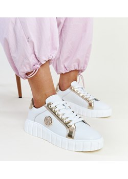Białe skórzane sneakersy na masywnej podeszwie Viera ze sklepu gemre w kategorii Trampki damskie - zdjęcie 172050981