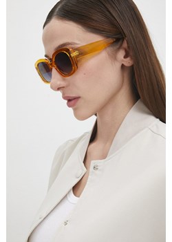 Answear Lab okulary przeciwsłoneczne damskie kolor pomarańczowy ze sklepu ANSWEAR.com w kategorii Okulary przeciwsłoneczne damskie - zdjęcie 172051582