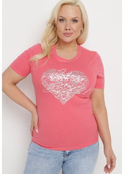 Różowy T-shirt Bawełniany z Krótkim Rękawem i Metalicznym Nadrukiem oraz Cyrkoniami Sanesti ze sklepu Born2be Odzież w kategorii Bluzki damskie - zdjęcie 172056160