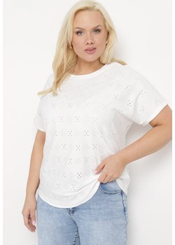 Biały T-shirt z Ażurowym Wzorem Mleassa ze sklepu Born2be Odzież w kategorii Bluzki damskie - zdjęcie 172056232