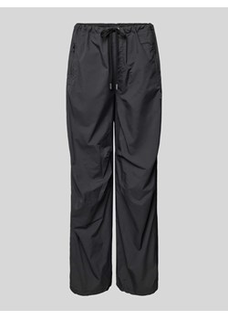 Spodnie z elastycznym pasem model ‘AYLA’ ze sklepu Peek&Cloppenburg  w kategorii Spodnie damskie - zdjęcie 172057114