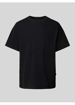 T-shirt z prążkowanym,okrągłym dekoltem model ‘HARVEY’ ze sklepu Peek&Cloppenburg  w kategorii T-shirty męskie - zdjęcie 172057144