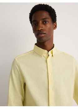 Reserved - Koszula regular fit z lnem - żółty ze sklepu Reserved w kategorii Koszule męskie - zdjęcie 172058483