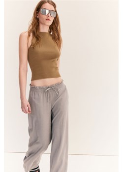 H & M - Dzianinowy top bez rękawów - Beżowy ze sklepu H&M w kategorii Bluzki damskie - zdjęcie 172068562