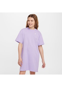 Sukienka typu T-shirt dla dużych dzieci (dziewcząt) Nike Sportswear - Fiolet ze sklepu Nike poland w kategorii Sukienki dziewczęce - zdjęcie 172069660