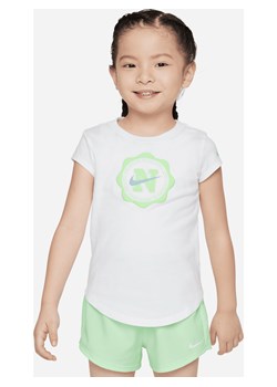 T-shirt z nadrukiem dla maluchów Nike Prep in Your Step - Biel ze sklepu Nike poland w kategorii Bluzki dziewczęce - zdjęcie 172069683