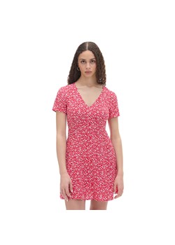 Cropp - Czerwona sukienka mini z motywem kwiatowym - czerwony ze sklepu Cropp w kategorii Sukienki - zdjęcie 172076361
