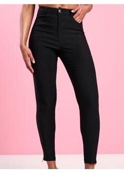 Sinsay - Spodnie z wysokim stanem - czarny ze sklepu Sinsay w kategorii Spodnie damskie - zdjęcie 172079733