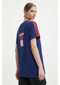 adidas Originals t-shirt bawełniany damski kolor granatowy IU2476 ze sklepu ANSWEAR.com w kategorii Bluzki damskie - zdjęcie 172089761