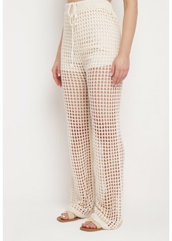 Beżowe Spodnie z Ażurowej Dzianiny z Podszewką Typu Szorty Valoen ze sklepu Born2be Odzież w kategorii Spodnie damskie - zdjęcie 172090901