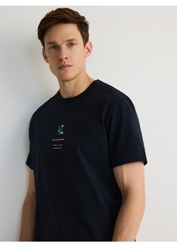 Reserved - T-shirt regular z nadrukiem - granatowy ze sklepu Reserved w kategorii T-shirty męskie - zdjęcie 172094194