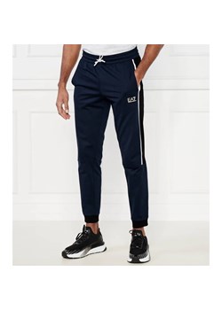 EA7 Spodnie dresowe | Regular Fit ze sklepu Gomez Fashion Store w kategorii Spodnie męskie - zdjęcie 172110503