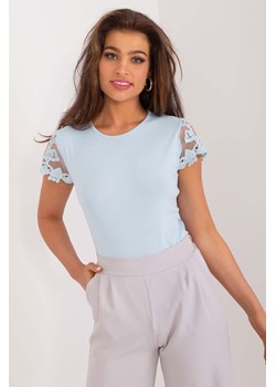 Bluzka z ozdobnymi rękawami z koronką - jasnoniebieska ze sklepu 5.10.15 w kategorii Bluzki damskie - zdjęcie 172115913