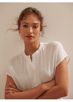 Mohito - Bluzka z ozdobnym przodem - biały ze sklepu Mohito w kategorii Bluzki damskie - zdjęcie 172131562