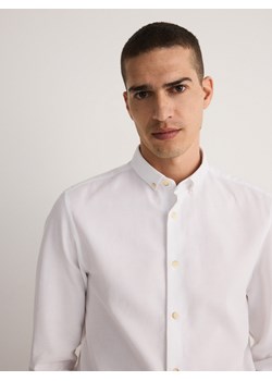 Reserved - Gładka koszula regular fit - biały ze sklepu Reserved w kategorii Koszule męskie - zdjęcie 172140810