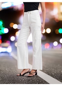 Sinsay - Jeansy wide leg - biały ze sklepu Sinsay w kategorii Jeansy damskie - zdjęcie 172142100