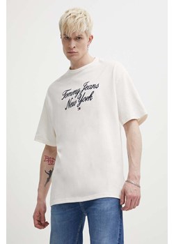 Tommy Jeans t-shirt bawełniany męski kolor beżowy z aplikacją DM0DM18579 ze sklepu ANSWEAR.com w kategorii T-shirty męskie - zdjęcie 172144070