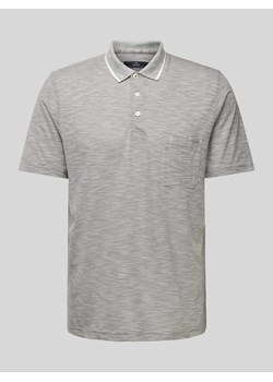 Koszulka polo ze wzorem w paski i kieszenią na piersi ze sklepu Peek&Cloppenburg  w kategorii T-shirty męskie - zdjęcie 172144423