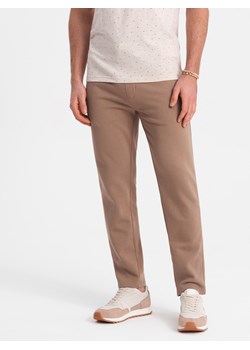 Męskie spodnie dresowe z nogawką bez ściągacza - brązowe V2 OM-PABS-0206 ze sklepu ombre w kategorii Spodnie męskie - zdjęcie 172145174