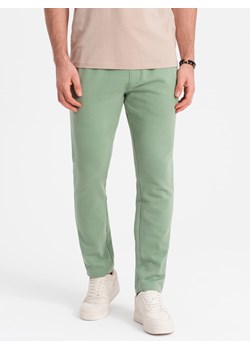 Spodnie męskie dresowe z nogawką bez ściągacza - zielone V3 OM-PABS-0206 ze sklepu ombre w kategorii Spodnie męskie - zdjęcie 172145180