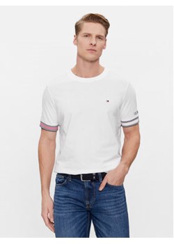 Tommy Hilfiger T-Shirt Flag MW0MW34430 Biały Regular Fit ze sklepu MODIVO w kategorii T-shirty męskie - zdjęcie 172150343
